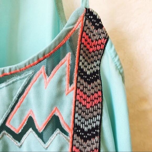 Lulumari Turquoise Tank with Front Design - Picture 6 of 6